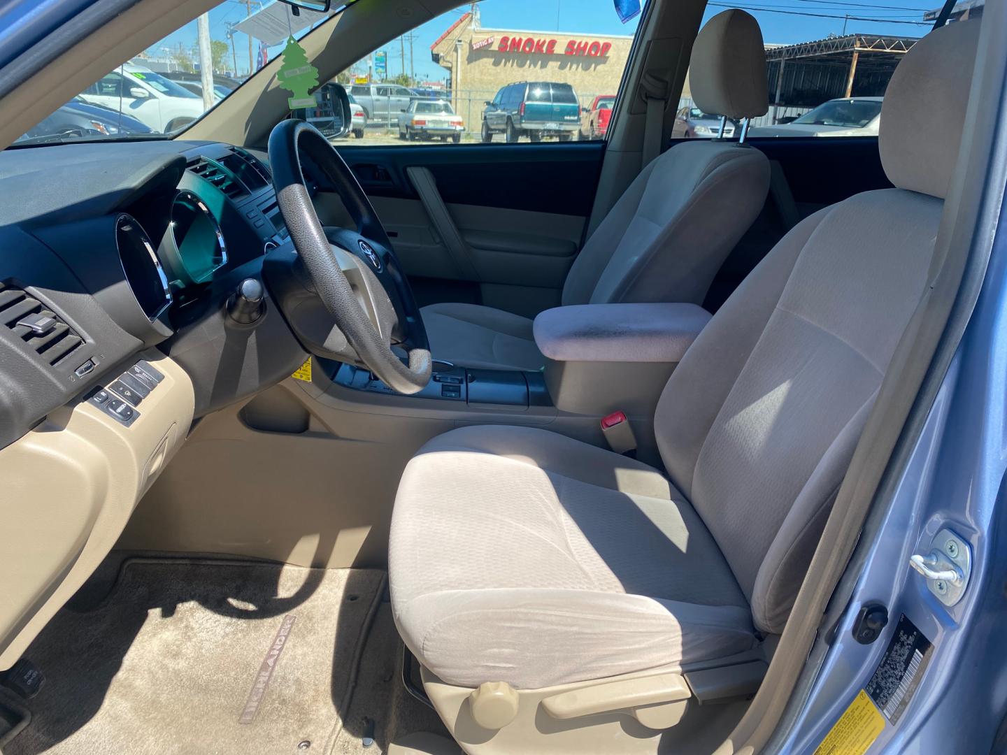 2008 /LIGTH BROWN Toyota Highlander Base 4WD (JTEES41A682) with an 3.5L V6 DOHC 24V engine, 5-Speed Automatic Overdrive transmission, located at 44356 Date Ave., Lancaster, CA, 93534, (661) 945-6555, 34.688919, -118.139374 - Photo#3
